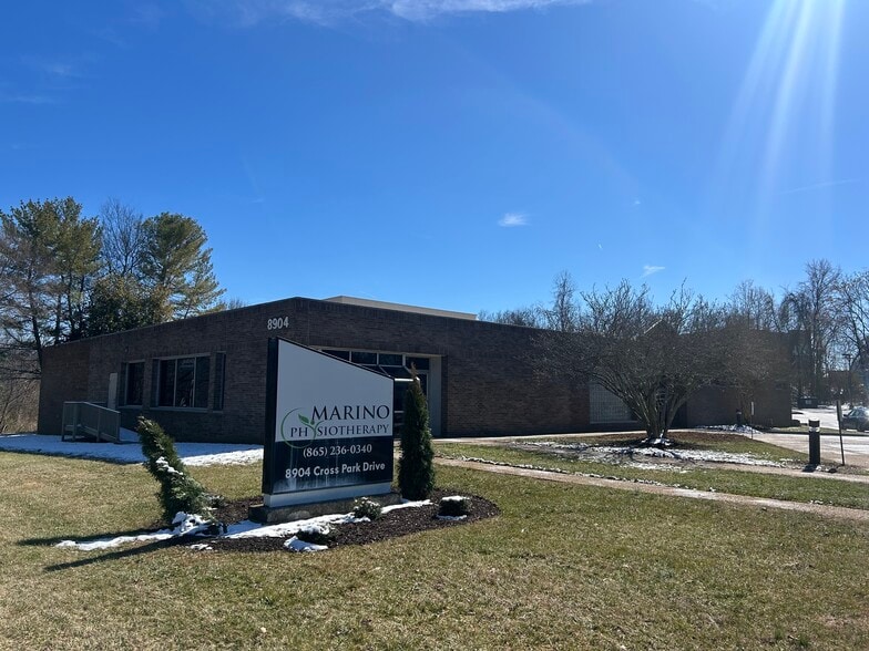 More Photos Of 8904 Cross Park Dr, Knoxville Medical For Lease