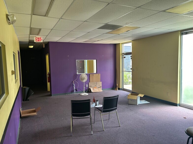 More Photos Of 8300 Whitesburg Dr, Huntsville Loft Creative Space For Sale