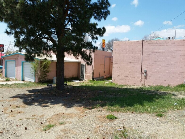 More Photos Of 1003 S 2nd St, Raton Freestanding For Sale
