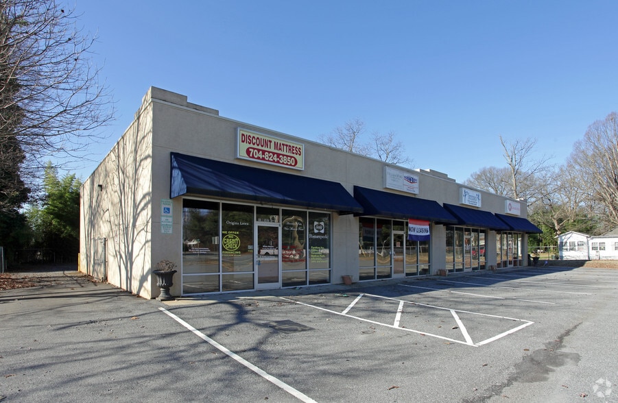 Primary Photo Of 117 W First St, Lowell Storefront For Lease