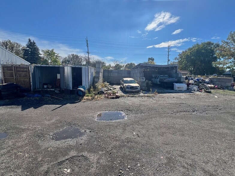 More Photos Of 2010 Schaper Ave, Erie Warehouse For Sale