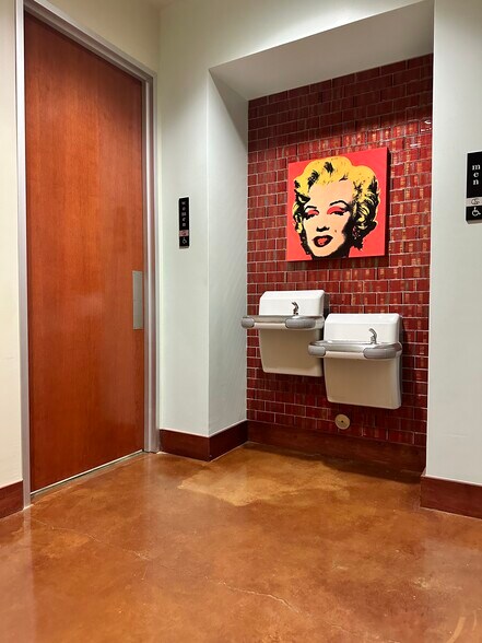 More Photos Of 1000 Texan Trl, Grapevine Unknown For Lease