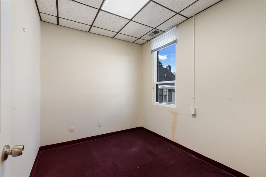 More Photos Of 2627 Hylan Blvd, Staten Island Medical For Lease