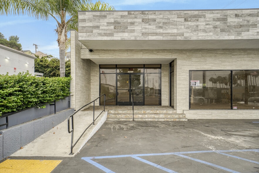 More Photos Of 29413 S Western Ave, Rancho Palos Verdes Freestanding For Lease