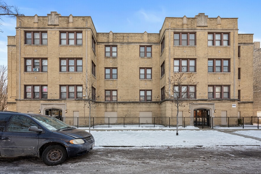 Primary Photo Of 447 E 82nd St, Chicago Apartments For Sale