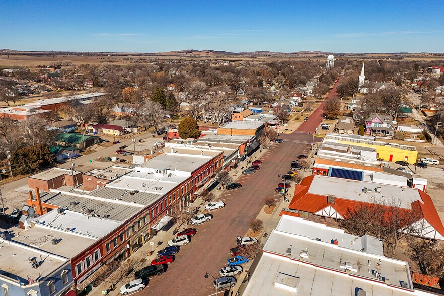 More Photos Of 115 N Main St, Lindsborg General Retail For Sale