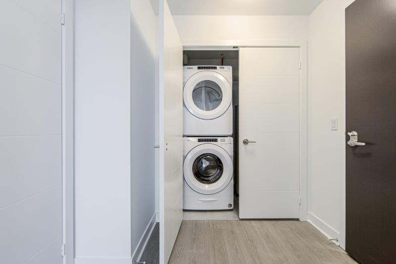 More Photos Of 45 Railroad St, Brampton Apartments For Lease