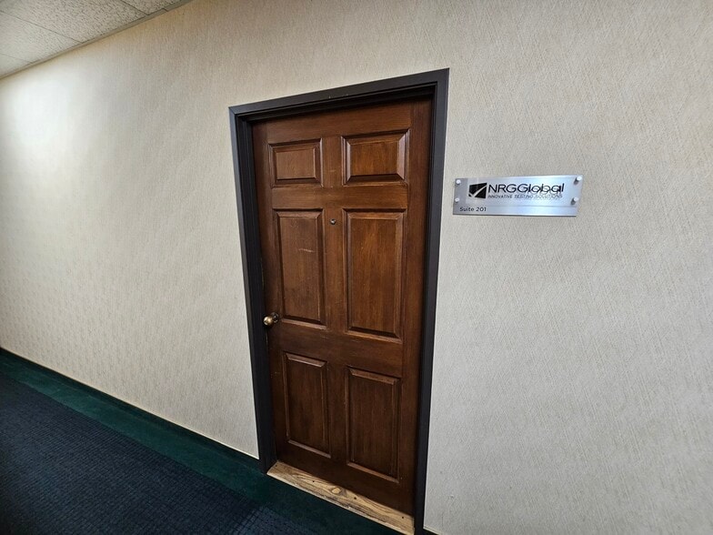 More Photos Of 2910 W Broadway, Los Angeles Office Residential For Lease