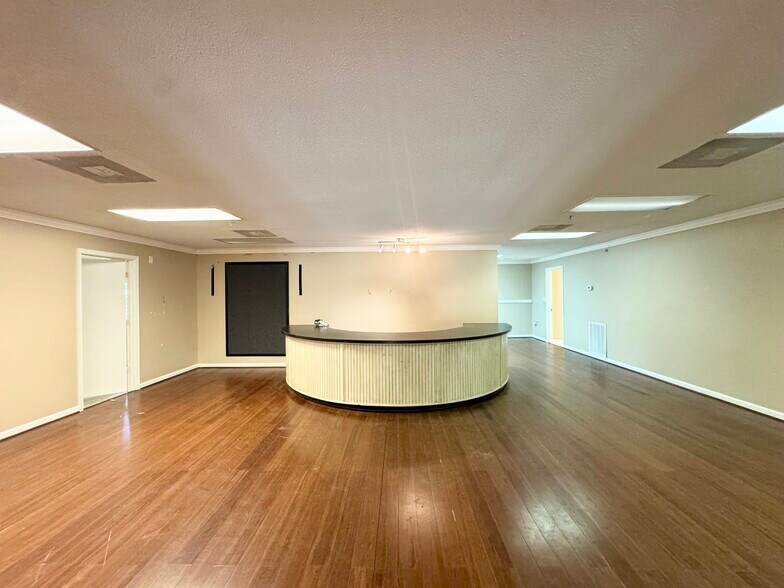 More Photos Of 245 W Bonacre Rd, Cataula Religious Facility For Sale