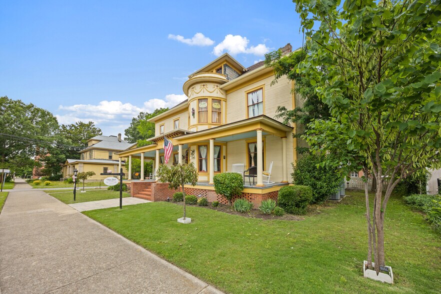 More Photos Of 104 W Main St, Elizabeth City Office Residential For Sale