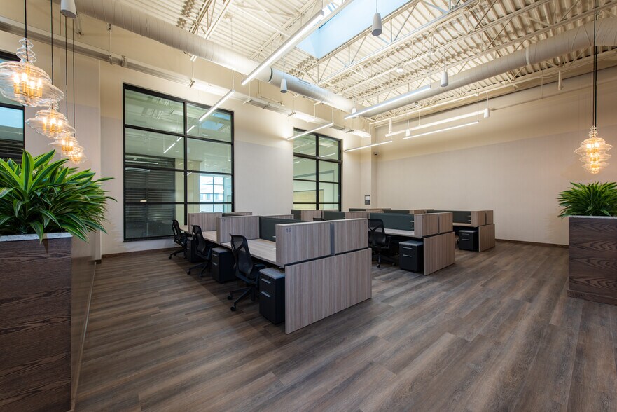 More Photos Of 225 S Dixie Hwy, Coral Gables Coworking Space