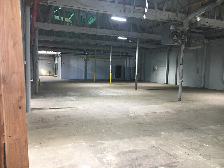 More Photos Of 126 Pennsylvania Ave, Paterson Manufacturing For Lease