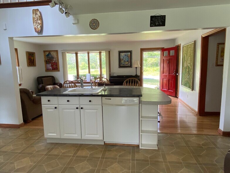 More Photos Of 2275 Duanesburg Rd, Duanesburg Veterinarian Kennel For Sale