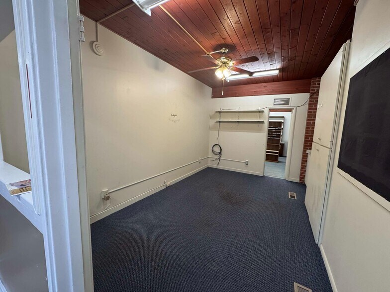 More Photos Of 1810 E Broadway Ave, Enid Flex For Sale