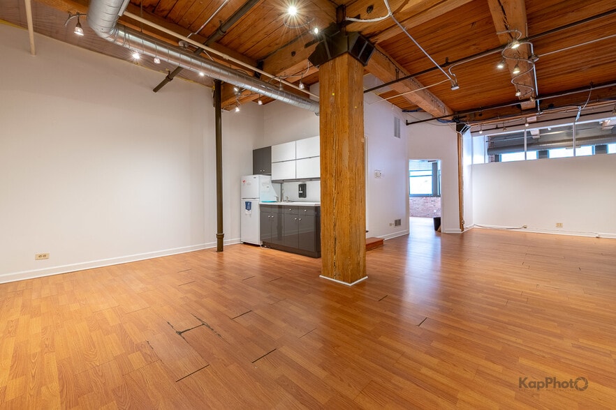 More Photos Of 921 W Van Buren St, Chicago Office Residential For Sale