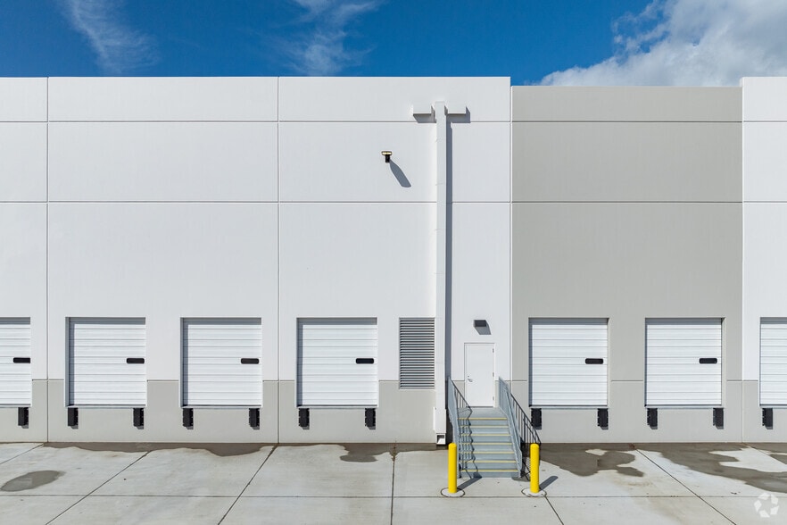 More Photos Of 155 Parr Blvd, Richmond Warehouse For Lease