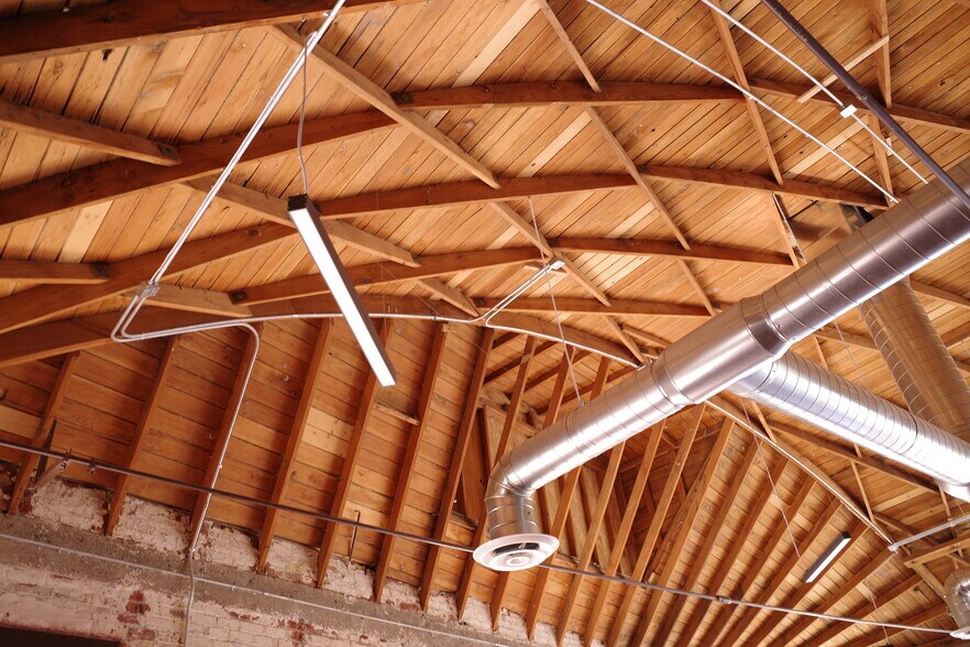 More Photos Of 1801 Blake Ave, Los Angeles Flex For Lease