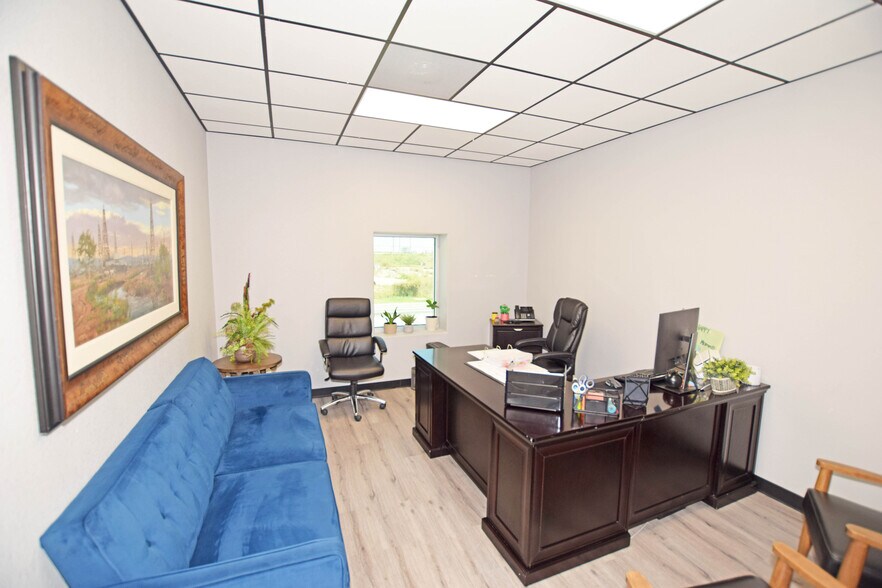 More Photos Of 2250 Dixie Blvd, Odessa Industrial For Sale