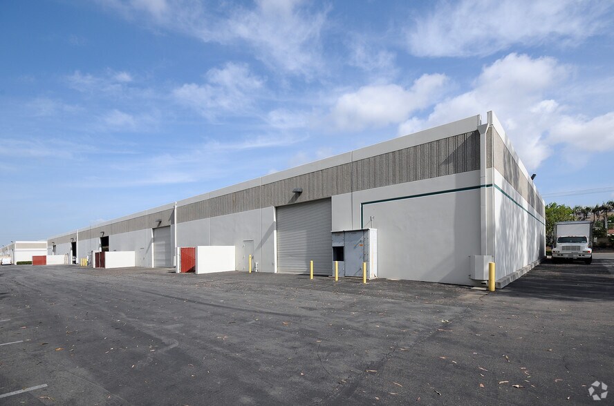 More Photos Of 1050 W Central Ave, Brea Manufacturing For Lease