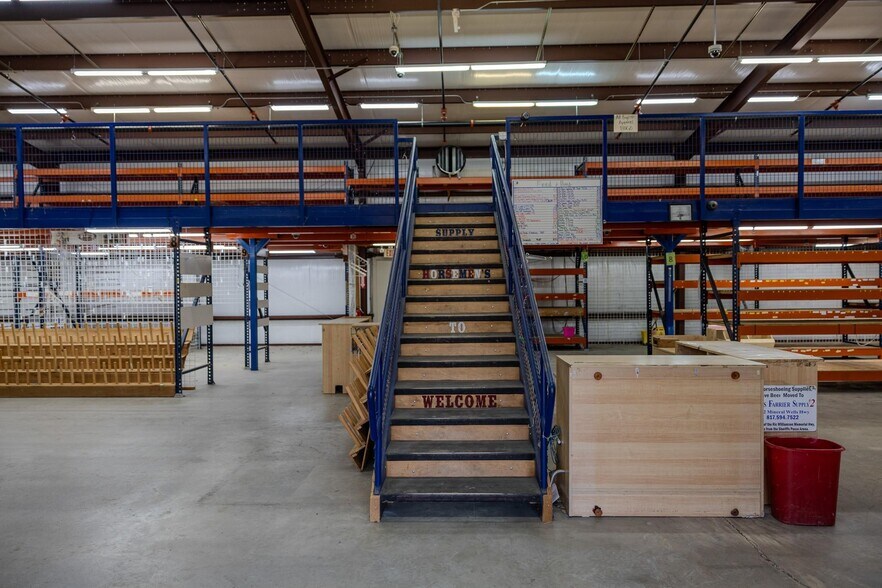 More Photos Of 2020 Fort Worth Hwy, Weatherford Freestanding For Sale