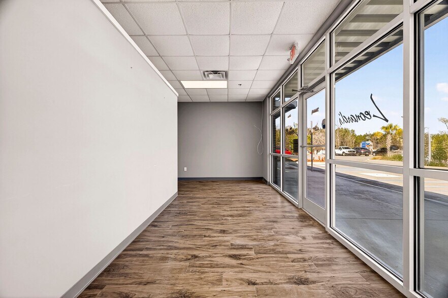 More Photos Of 2 Magnolia Blvd, Port Wentworth Freestanding For Lease