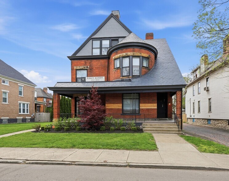 Primary Photo Of 83 Wilson Ave, Columbus Hospitality For Sale