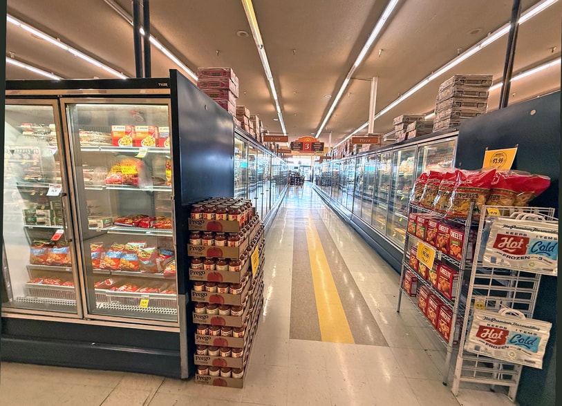 More Photos Of 512 W 1st St, Wapato General Retail For Sale