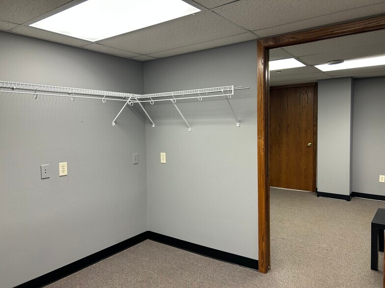 More Photos Of 424 Minnesota Ave S, Saint Peter Office For Lease