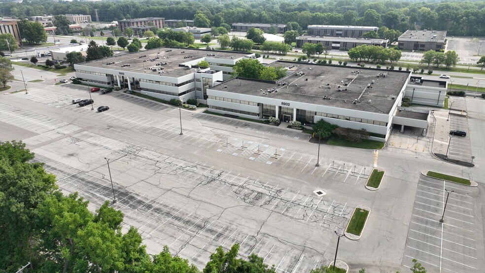 More Photos Of 8902-9002 N Meridian St, Indianapolis Medical For Lease