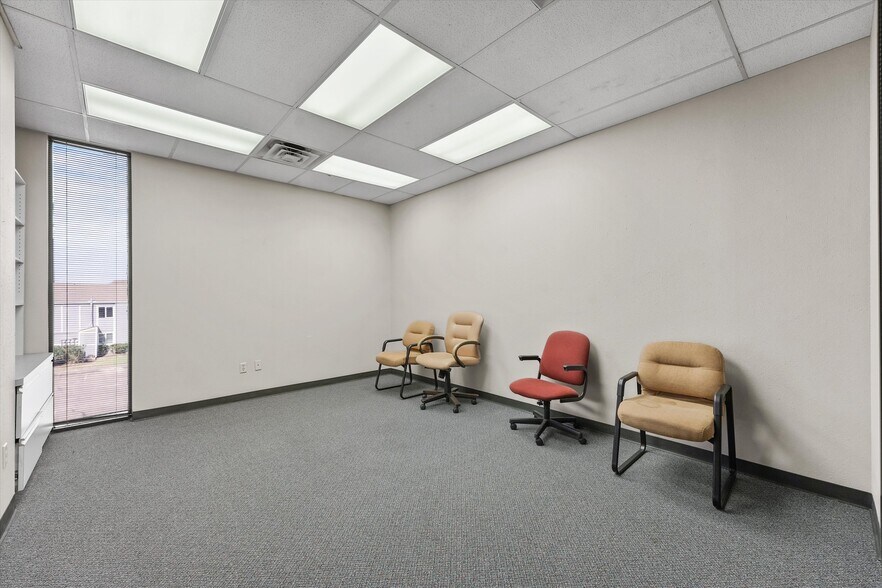 More Photos Of 2000 25th Ave N, Texas City Office For Lease