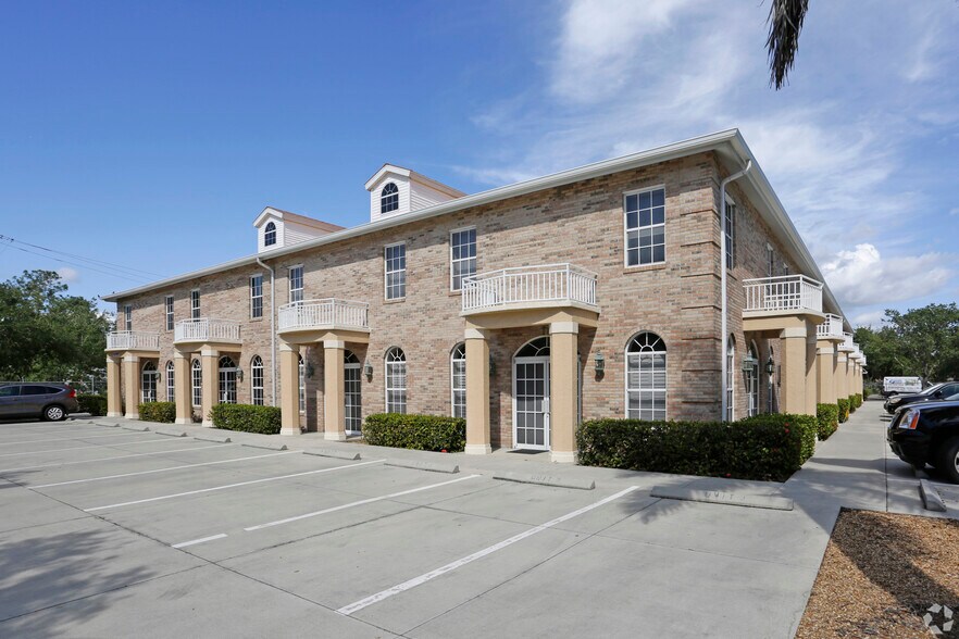 More Photos Of 4707 Enterprise Ave, Naples Loft Creative Space For Lease