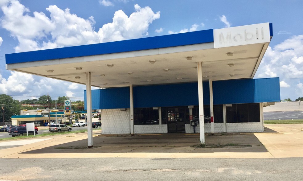 More Photos Of 1026 Mccann Rd, Longview Convenience Store For Lease