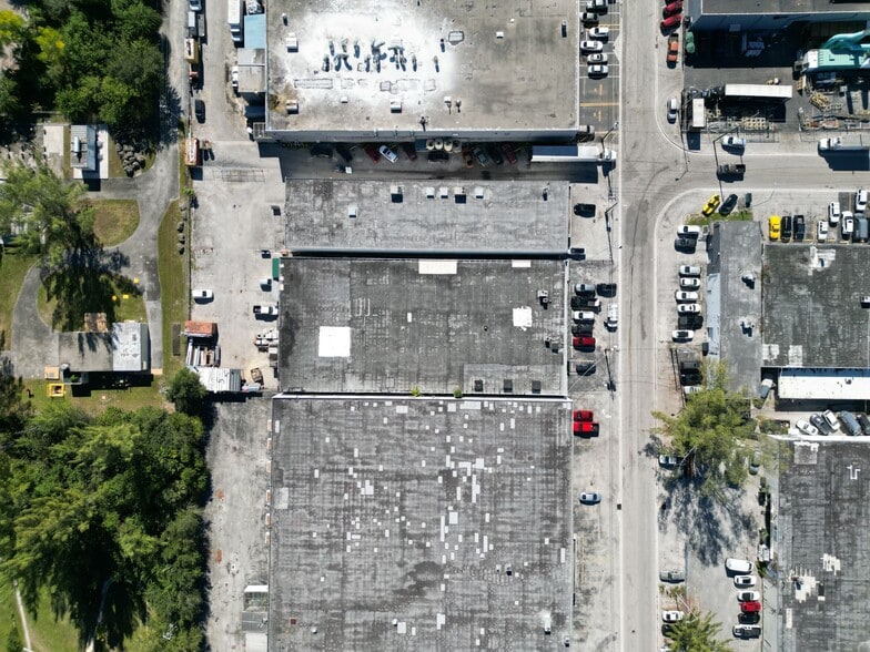 More Photos Of 7555-7575 W 2nd Ct, Hialeah Warehouse For Sale