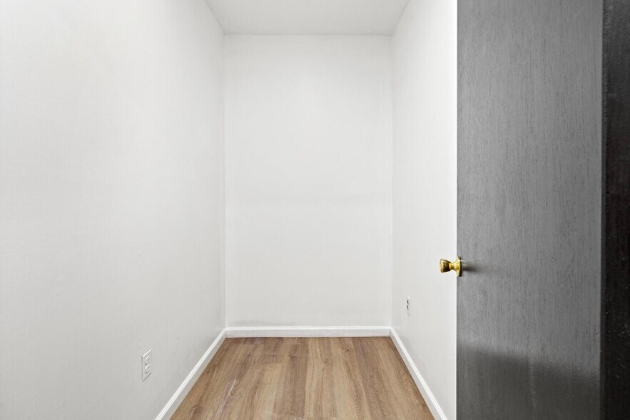 More Photos Of 1602 S Broad St, Philadelphia Apartments For Lease