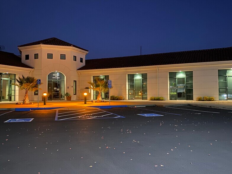 More Photos Of 4 Harris Ct, Monterey Medical For Lease