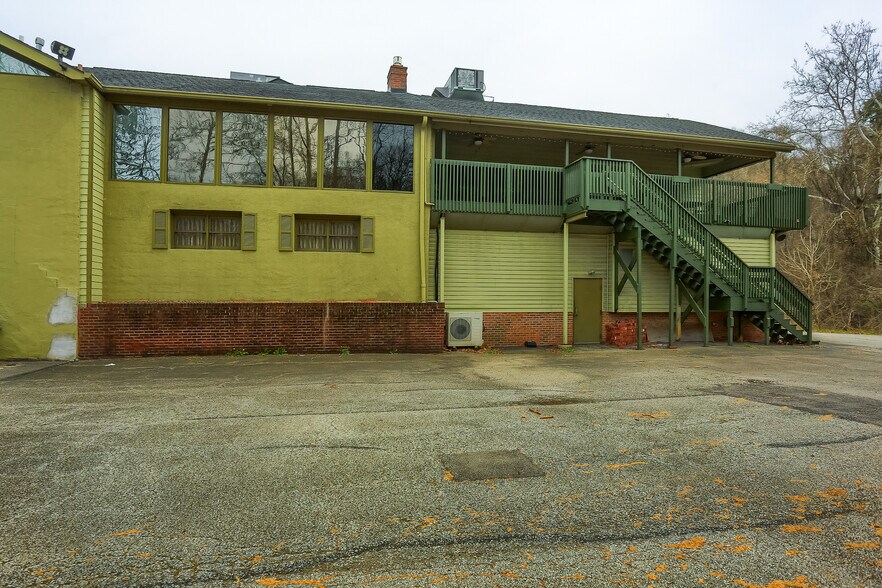 More Photos Of 634 Camp Horne Rd, Pittsburgh General Retail For Sale