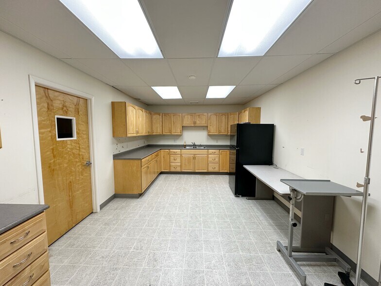 More Photos Of 411 N Long St, Tolono Medical For Sale