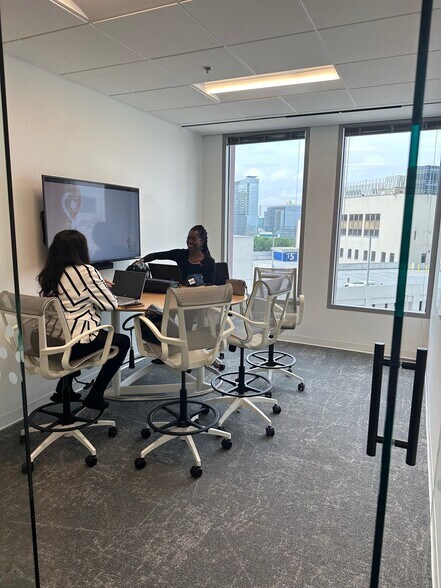 More Photos Of 600 Peachtree St NE, Atlanta Coworking Space