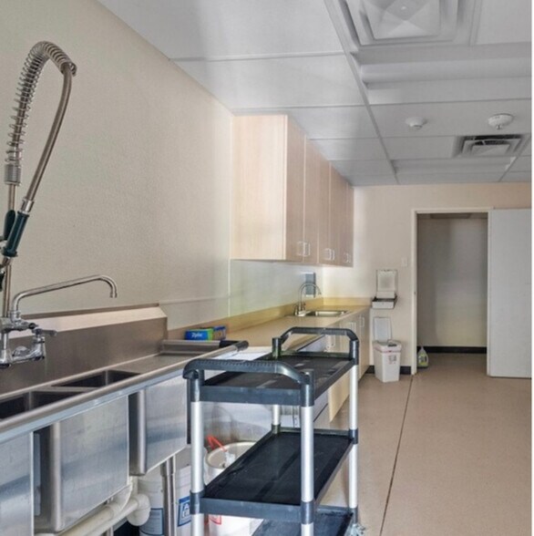 More Photos Of 4961 N O'Connor Rd, Irving Freestanding For Lease