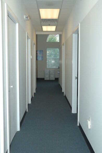 More Photos Of 21135 Whitfield Pl, Sterling Medical For Lease
