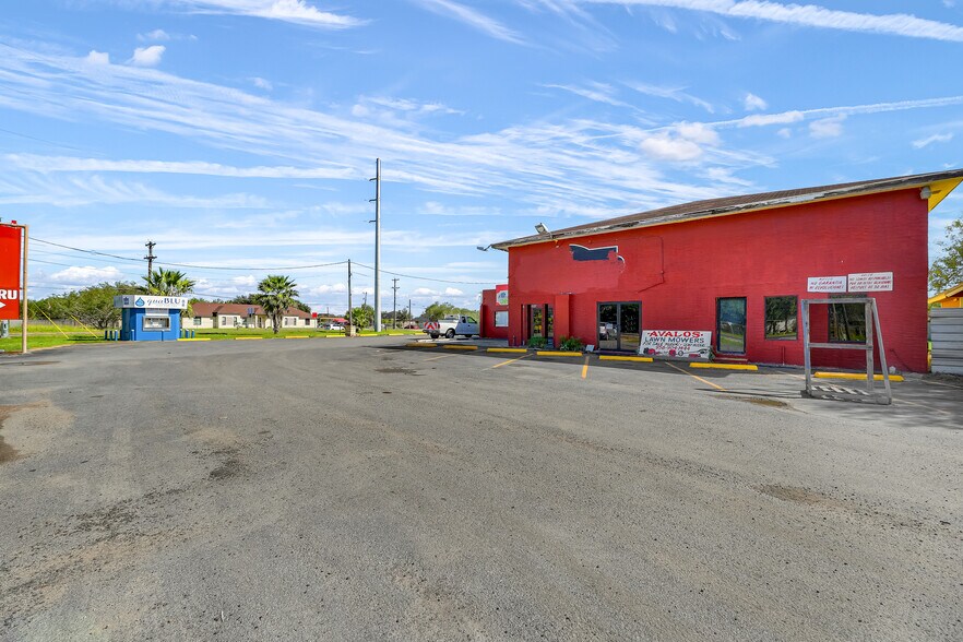 More Photos Of 8040 N Val Verde Rd, Donna Restaurant For Sale