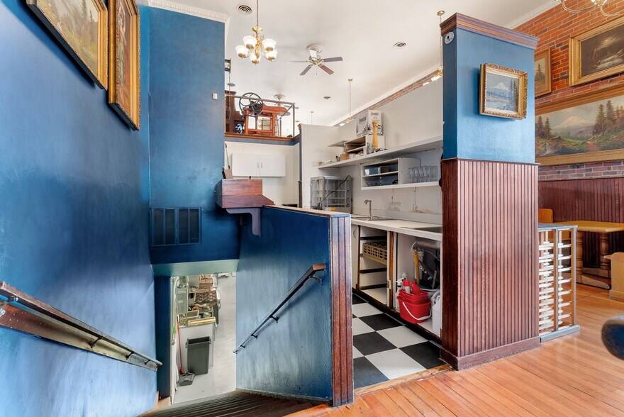 More Photos Of 205 Court St, The Dalles Restaurant For Sale