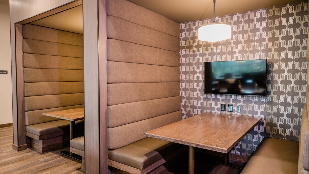 More Photos Of 5600 Roswell Rd, Sandy Springs Coworking Space