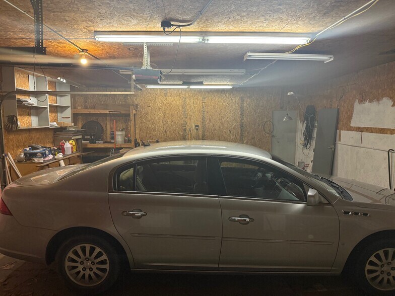 More Photos Of 104 W Main St, Floris Apartments For Sale