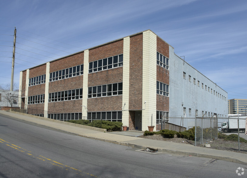 Primary Photo Of 75-77 Selleck St, Stamford Warehouse For Lease