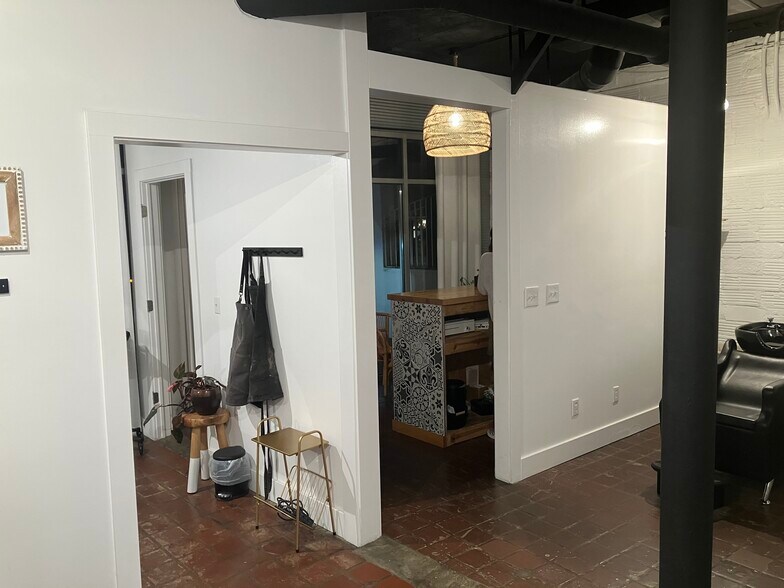 More Photos Of 5437 Penn Ave, Pittsburgh Storefront Retail Residential For Lease