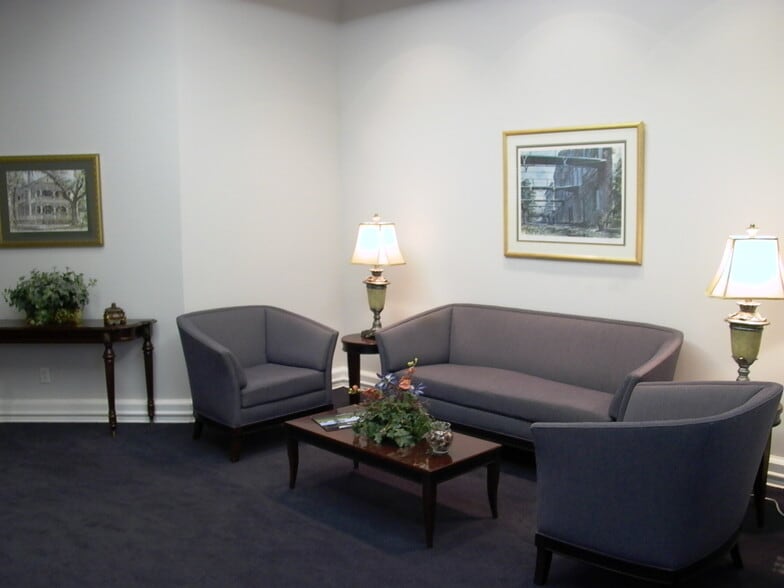 More Photos Of 8001 Chatham Center Dr, Savannah Office For Lease