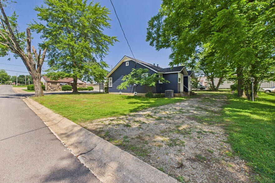 More Photos Of 919 South St, Mountain Home Freestanding For Sale
