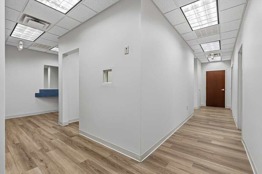 More Photos Of 3731 NW Cary Pky, Cary Medical For Sale