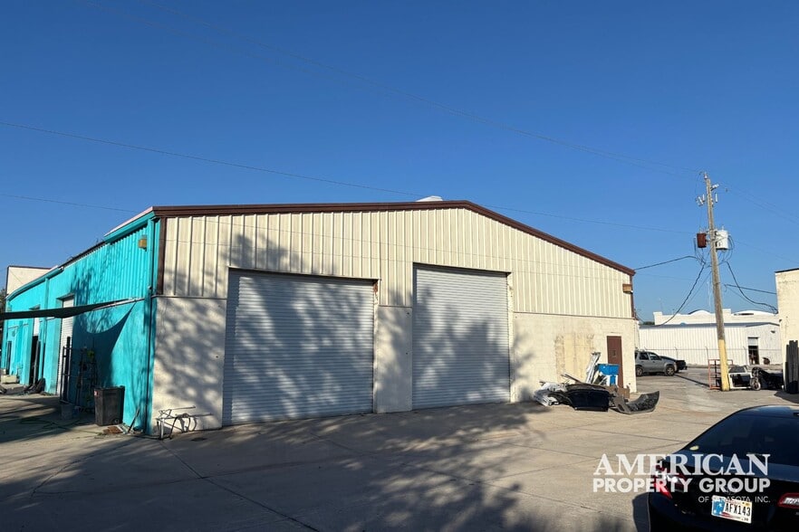 More Photos Of 2721 S McCall Rd, Englewood Unknown For Lease